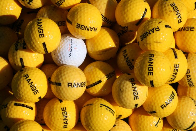 Golfballen via Pixabay