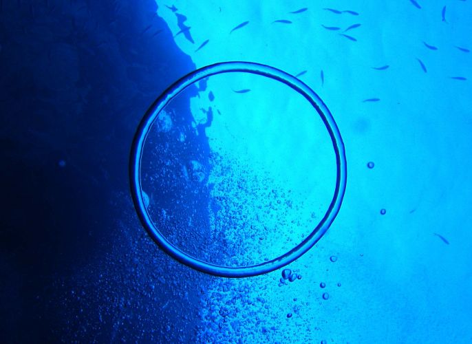 underwater-bubble-ring-1557595