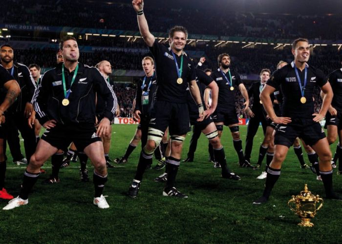 De All Blacks laten zien dat ook een middelmatig rugbyteam het allerbeste van  de wereld kan worden.